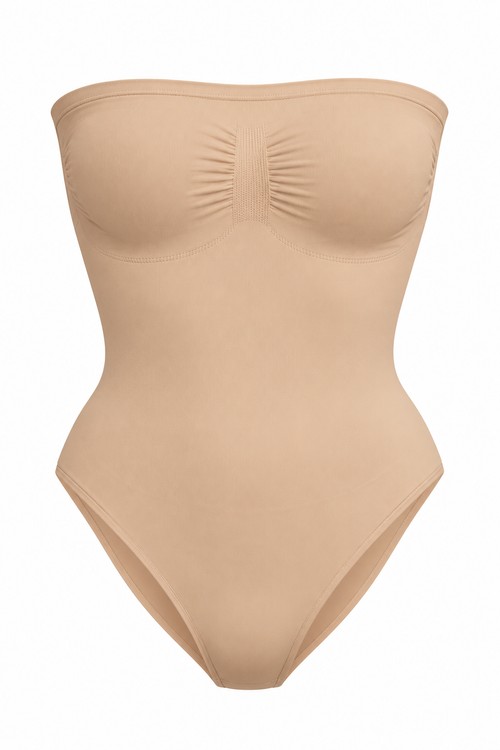 Silueta: body beige sin tirantes con textura acanalada